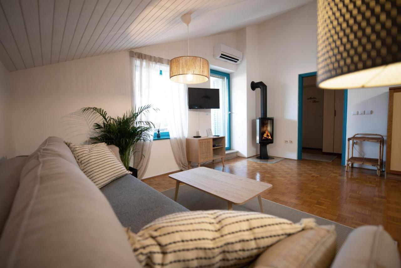 Modra Luna- Apartment With Terrace Изола Екстериор снимка